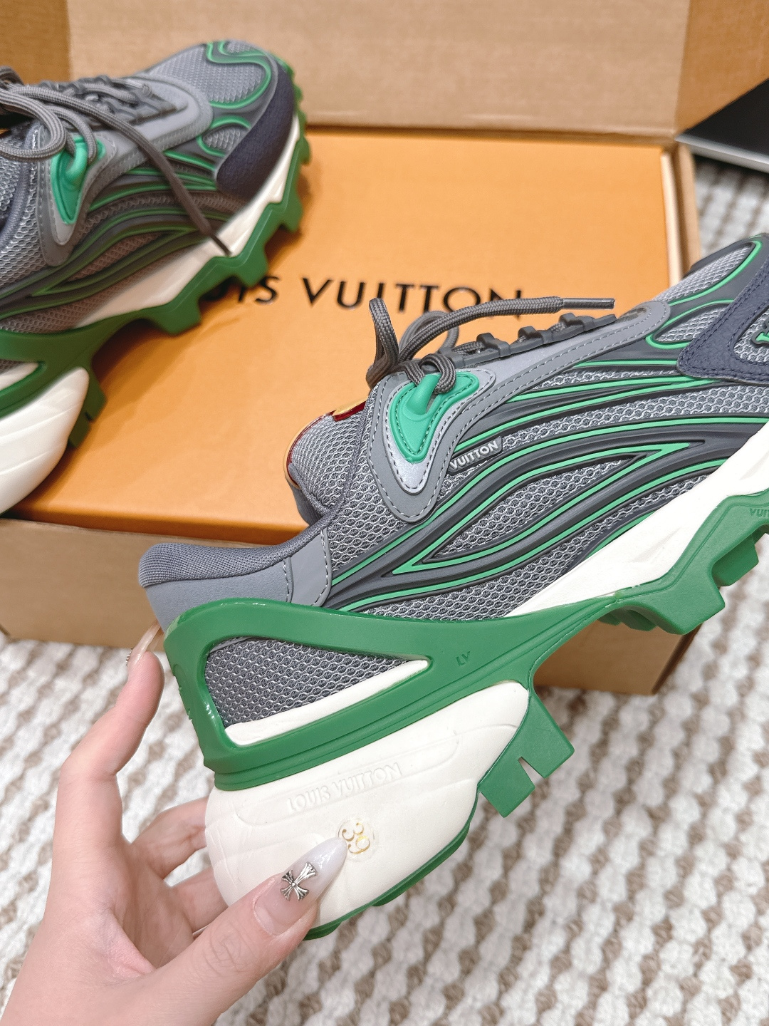 Louis Vuitton LV与菲董Pharrell Williams联名的2026新款 运动鞋