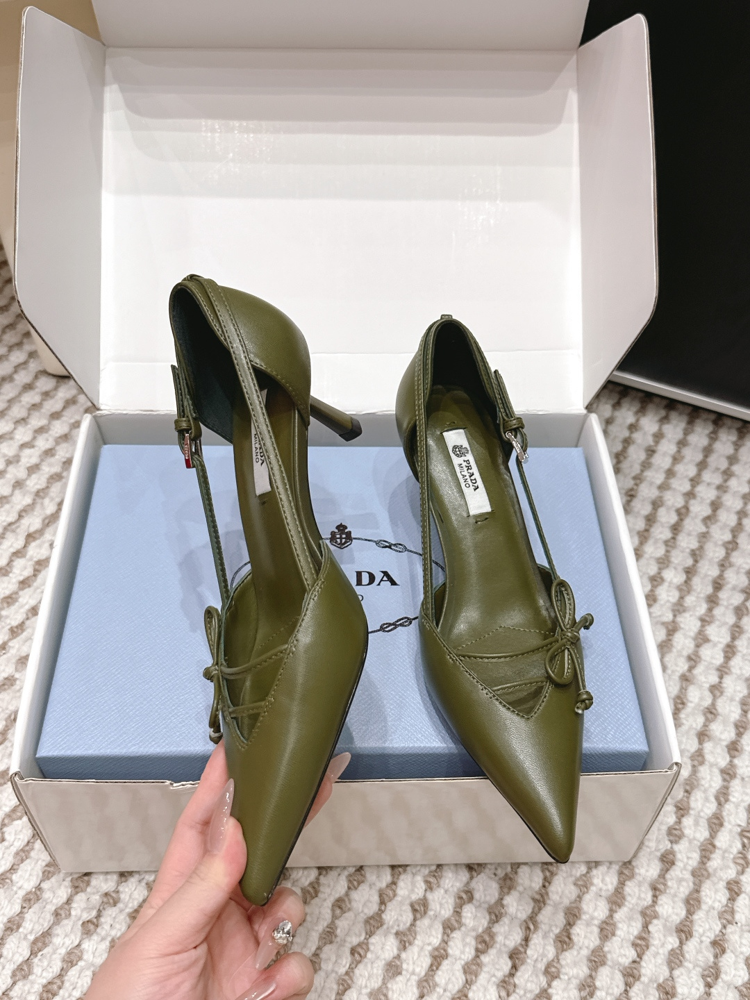 Prada Style Green Leather Women's Shoes style reference detail image 5 from source 784900