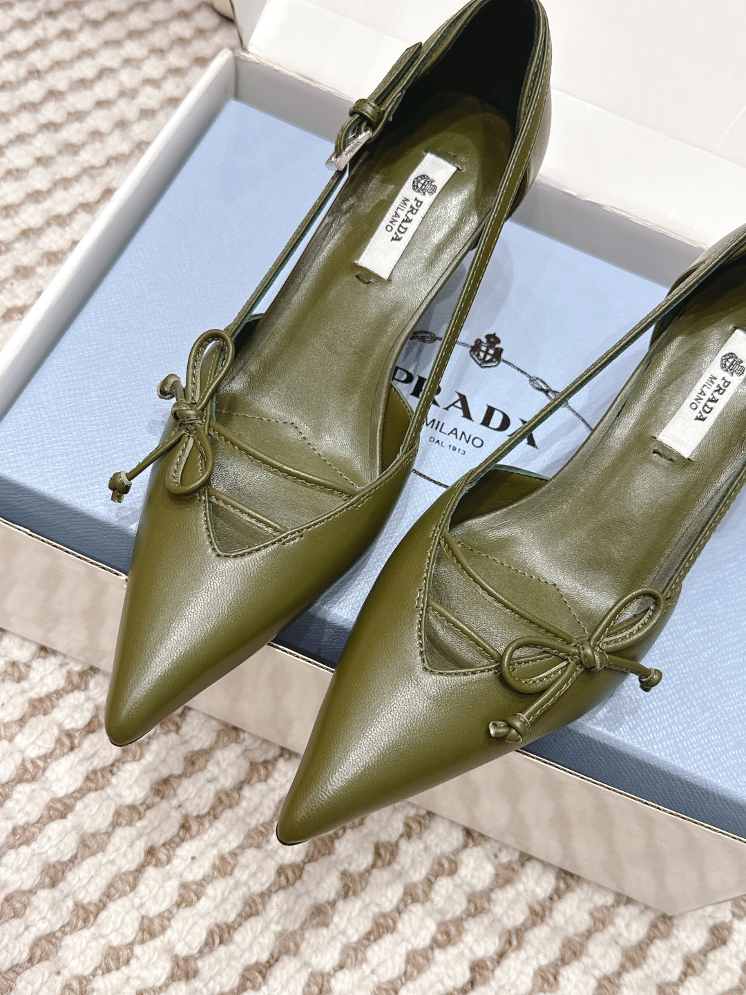 Prada Style Green Leather Women's Shoes style reference detail image 6 from source 784900