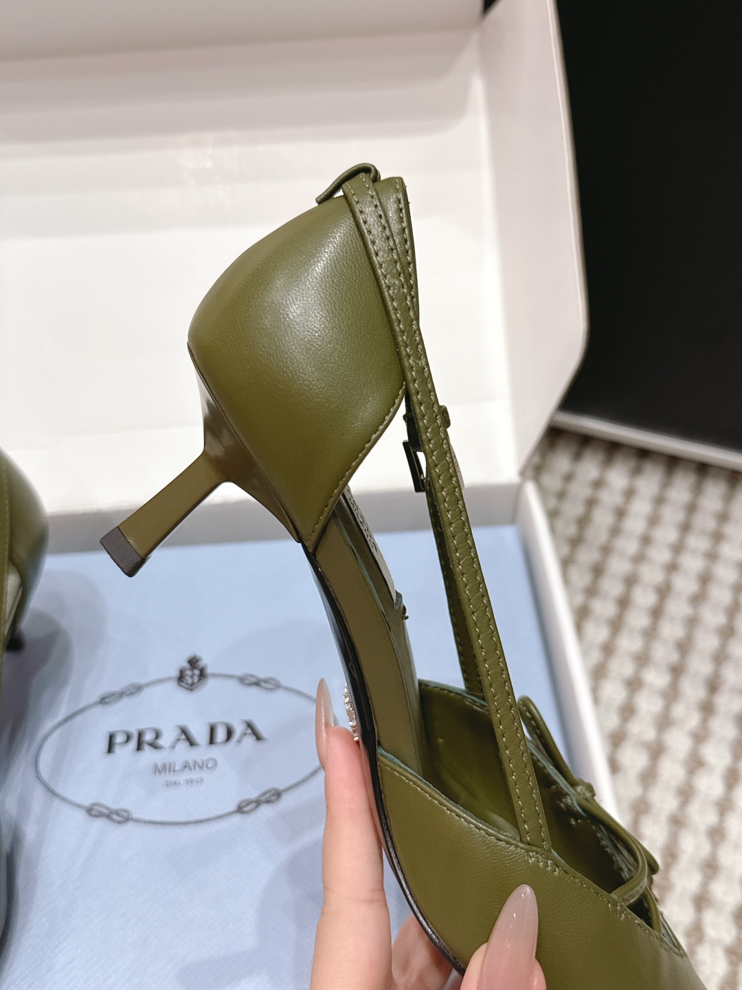Prada Style Green Leather Women's Shoes style reference detail image 8 from source 784900