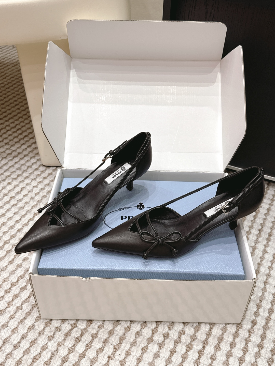 Prada Style Green Leather Women's Shoes style reference detail image 3 from source 784901