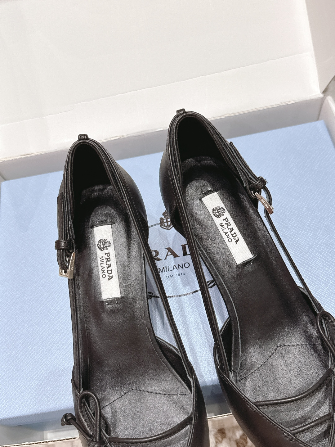 Prada Style Green Leather Women's Shoes style reference detail image 7 from source 784901