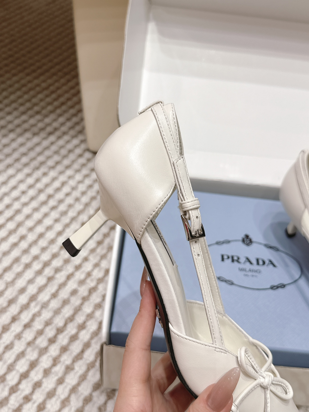 Prada Style Green Leather Women's Shoes style reference detail image 7 from source 784902
