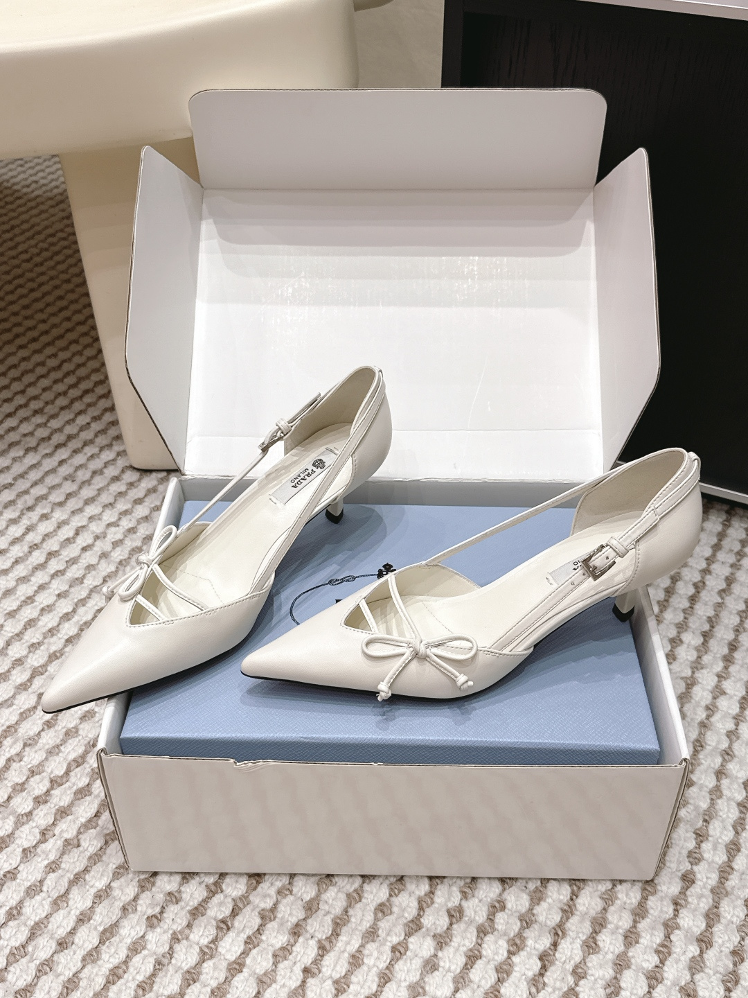 Prada Style Green Leather Women's Shoes style reference detail image 3 from source 784902