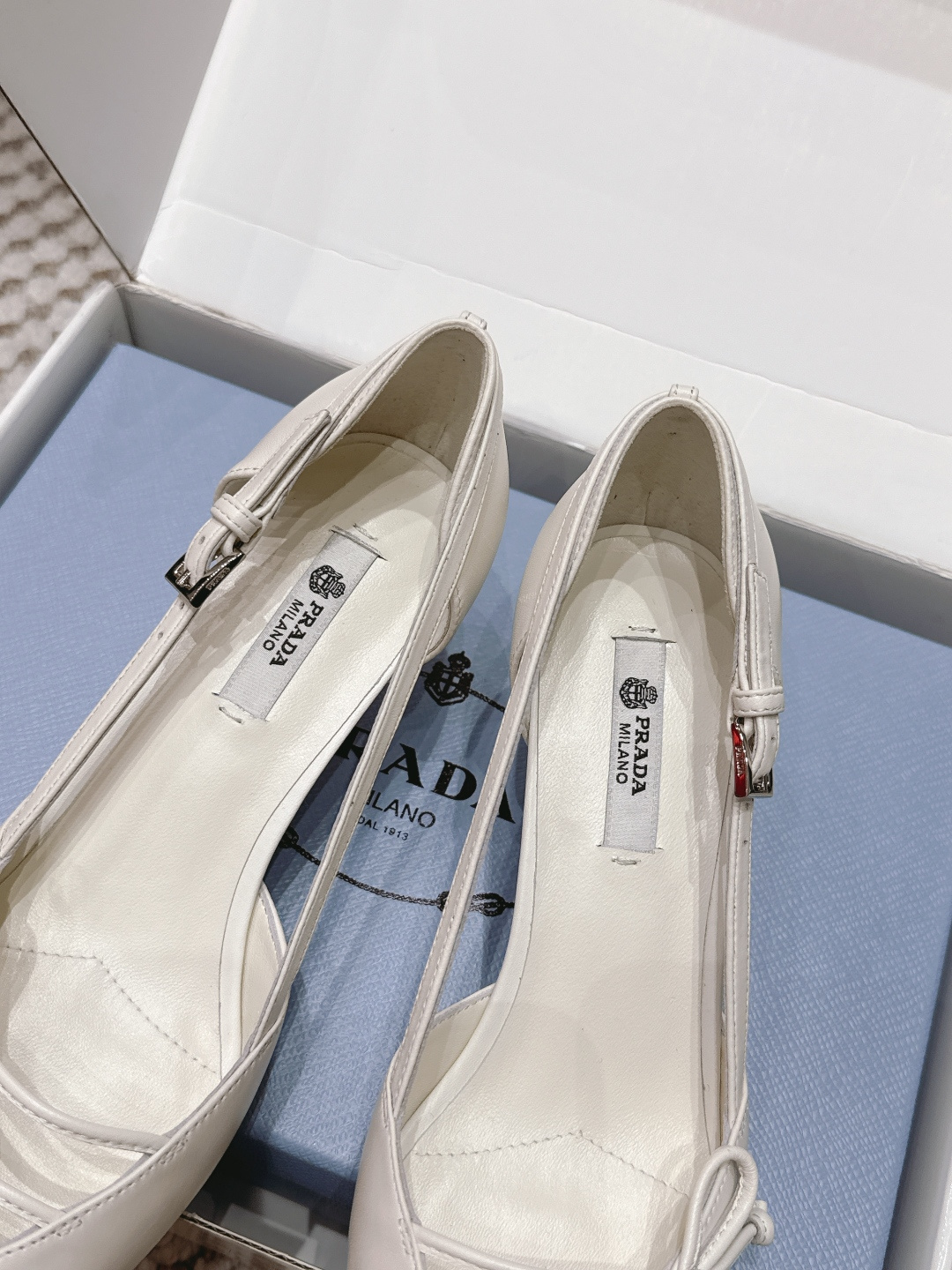 Prada Style Green Leather Women's Shoes style reference detail image 6 from source 784902