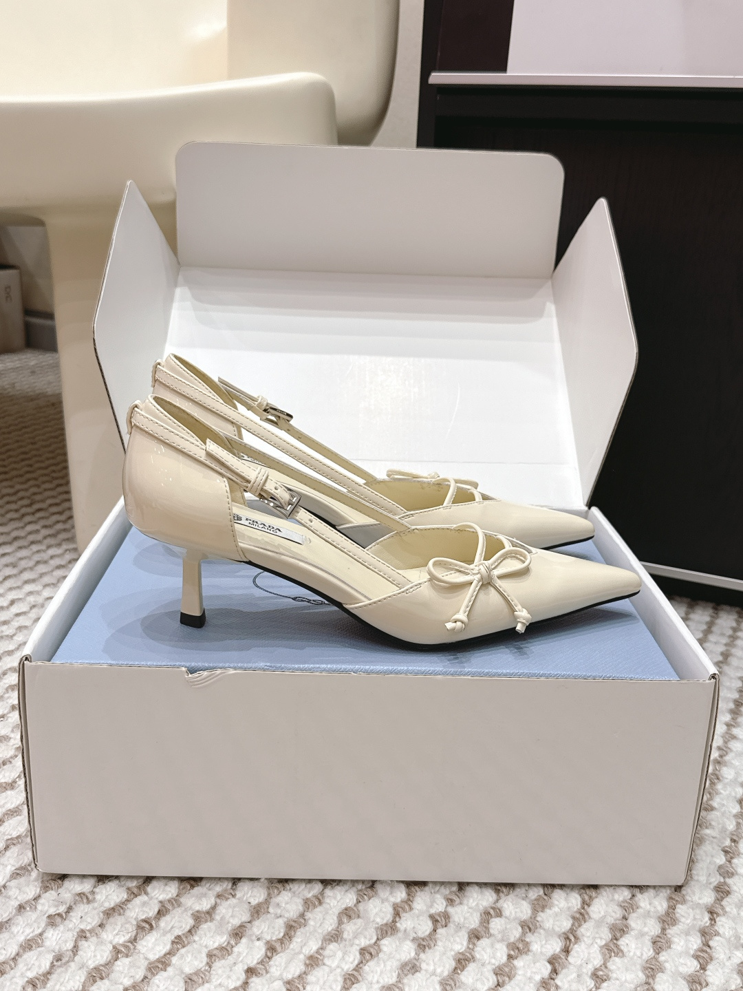 Prada Style Green Leather Women's Shoes style reference detail image 2 from source 784903