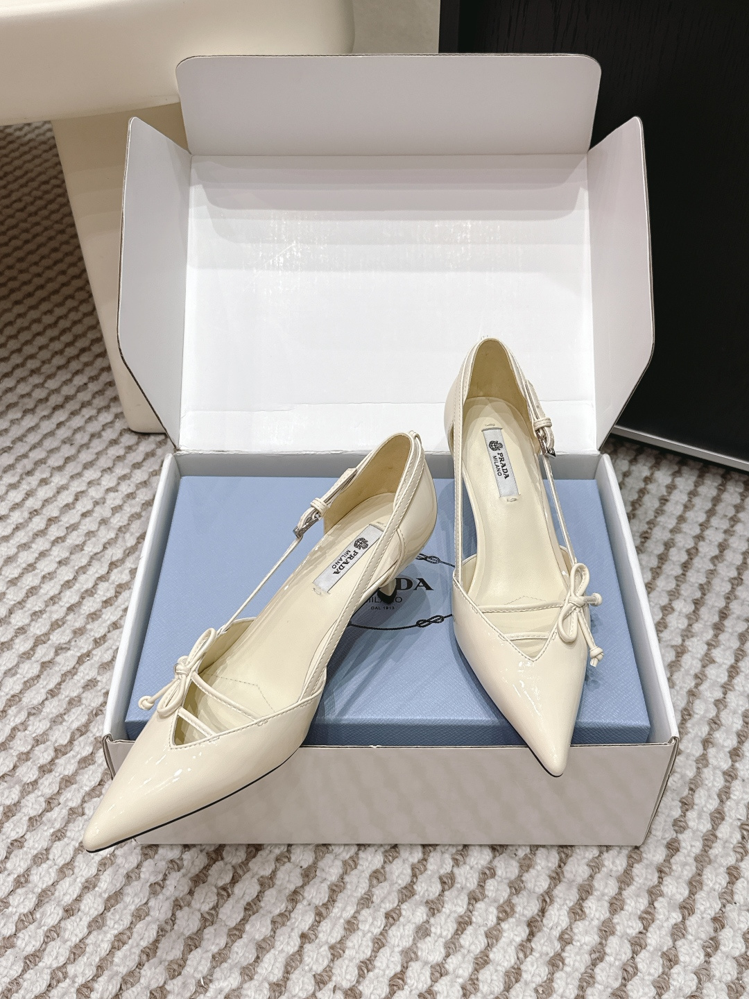 Prada Style Green Leather Women's Shoes style reference detail image 4 from source 784903