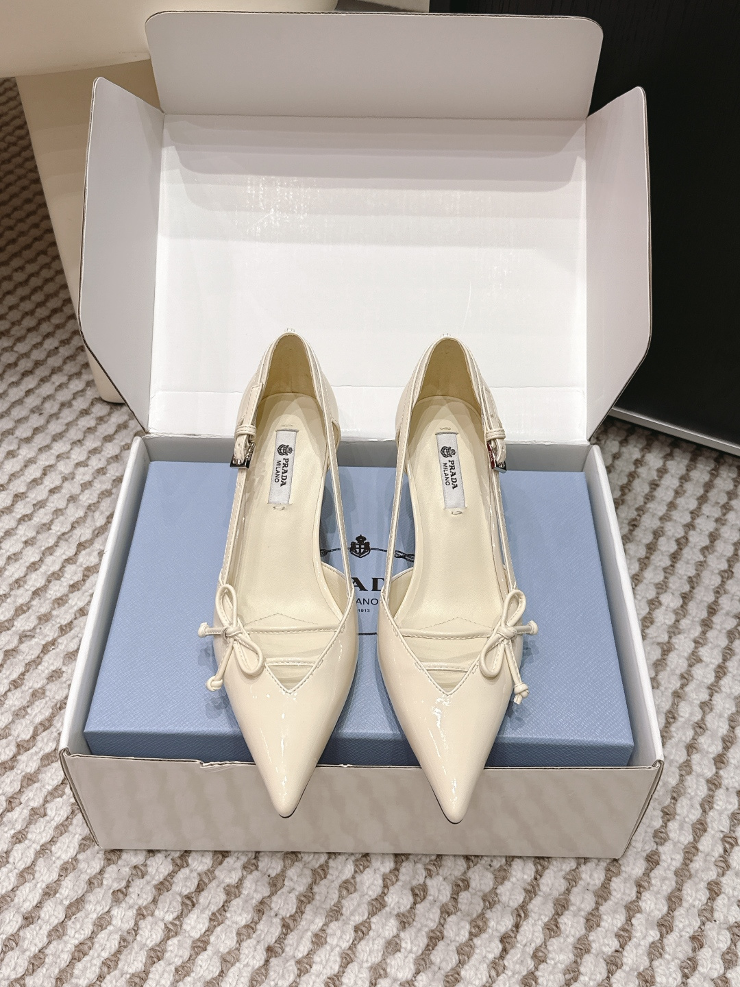 Prada Style Green Leather Women's Shoes style reference detail image 1 from source 784903