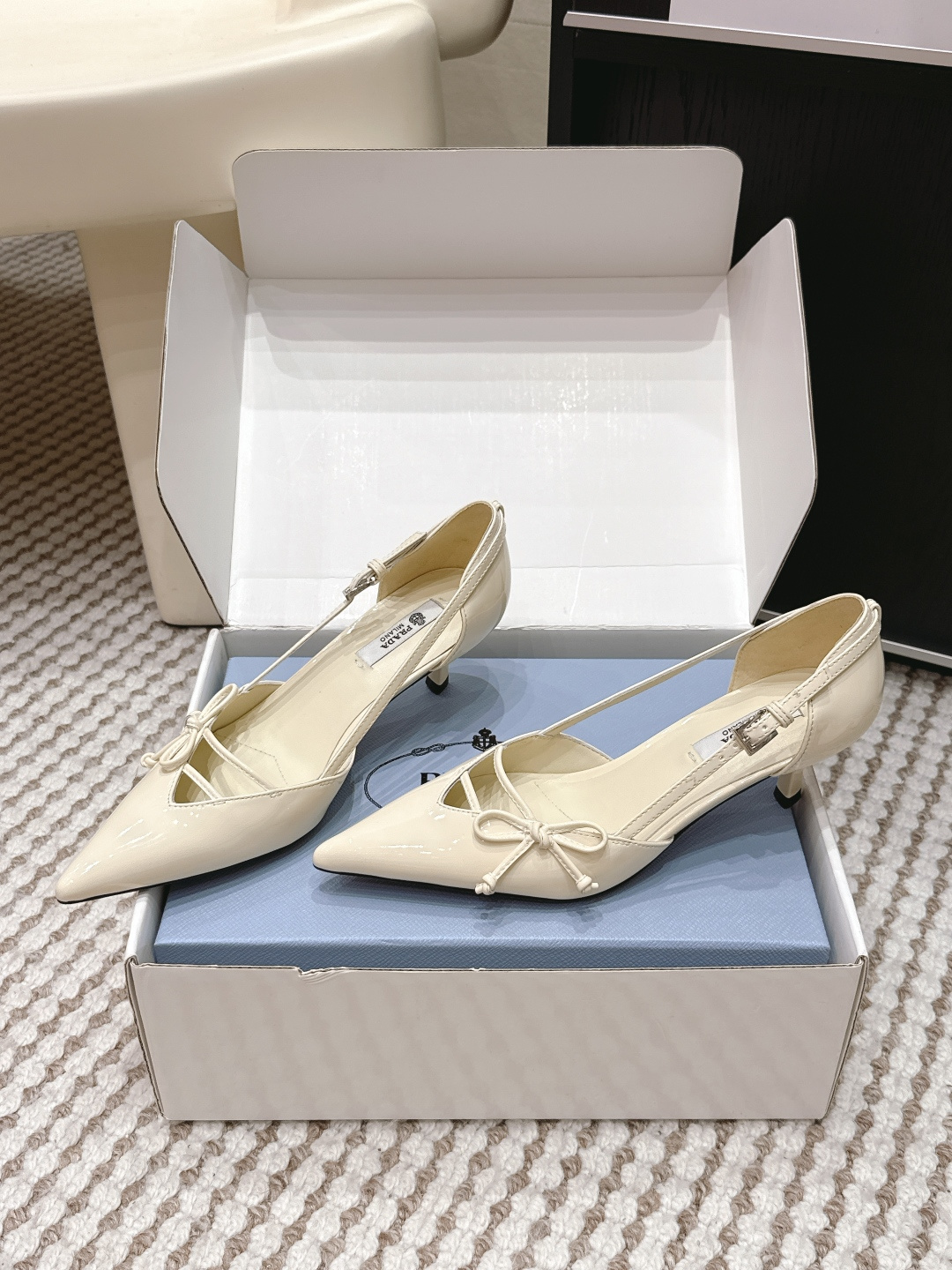 Prada Style Green Leather Women's Shoes style reference detail image 3 from source 784903