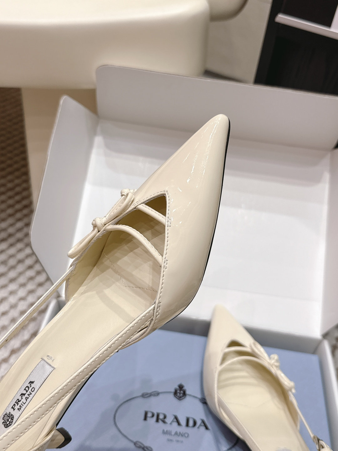 Prada Style Green Leather Women's Shoes style reference detail image 7 from source 784903