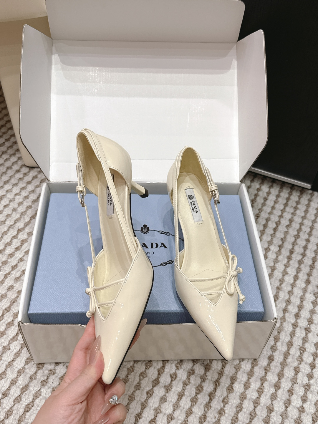 Prada Style Green Leather Women's Shoes style reference detail image 5 from source 784903