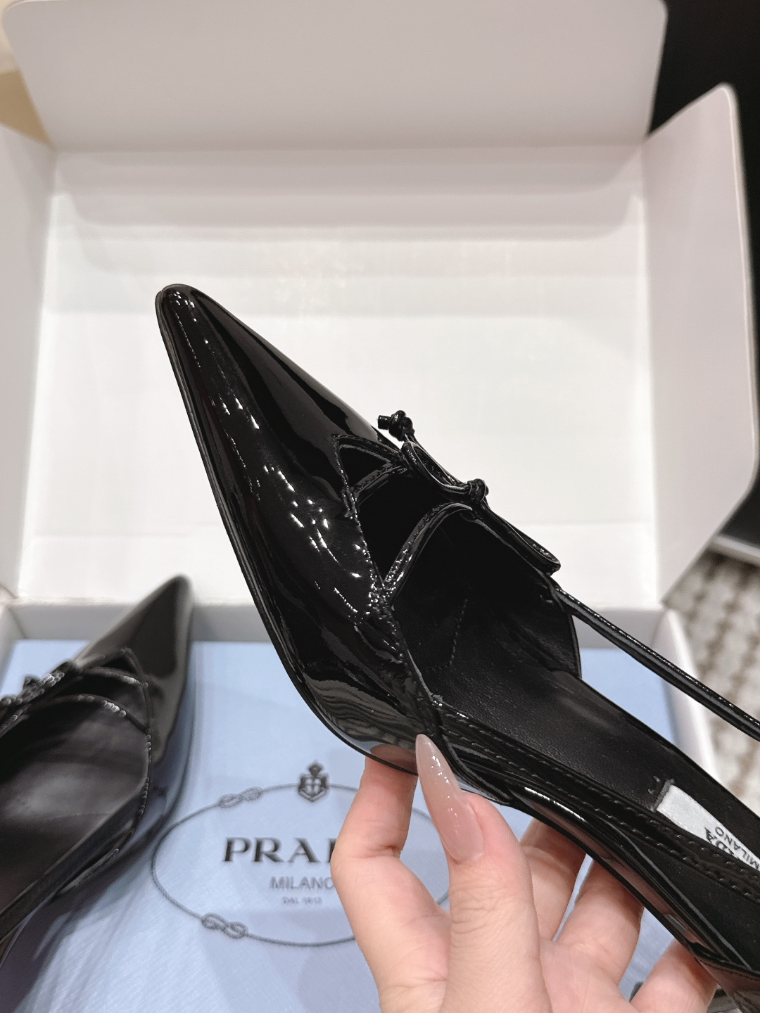 Prada Style Green Leather Women's Shoes style reference detail image 7 from source 784904