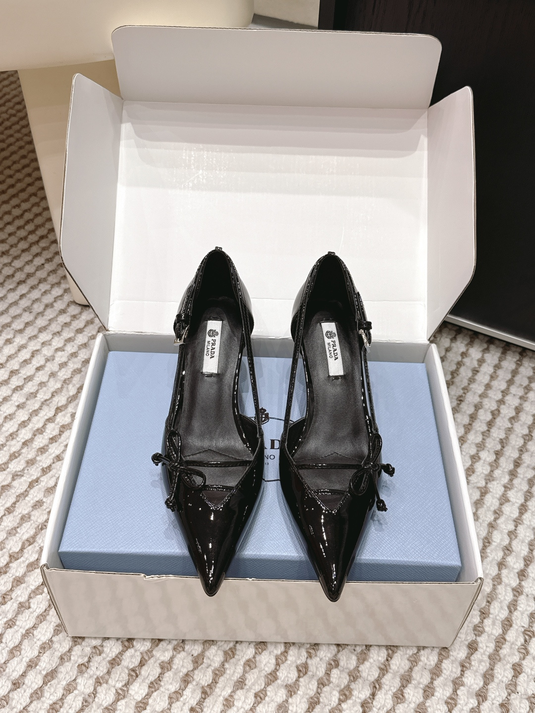 Prada Style Green Leather Women's Shoes style reference detail image 1 from source 784904