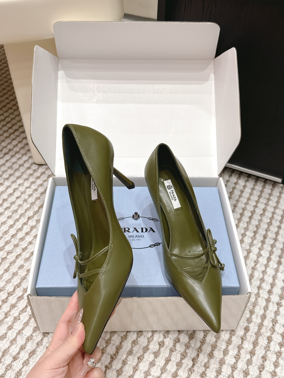 Prada Style Green Leather Women's Shoes style reference detail image 5 from source 784905