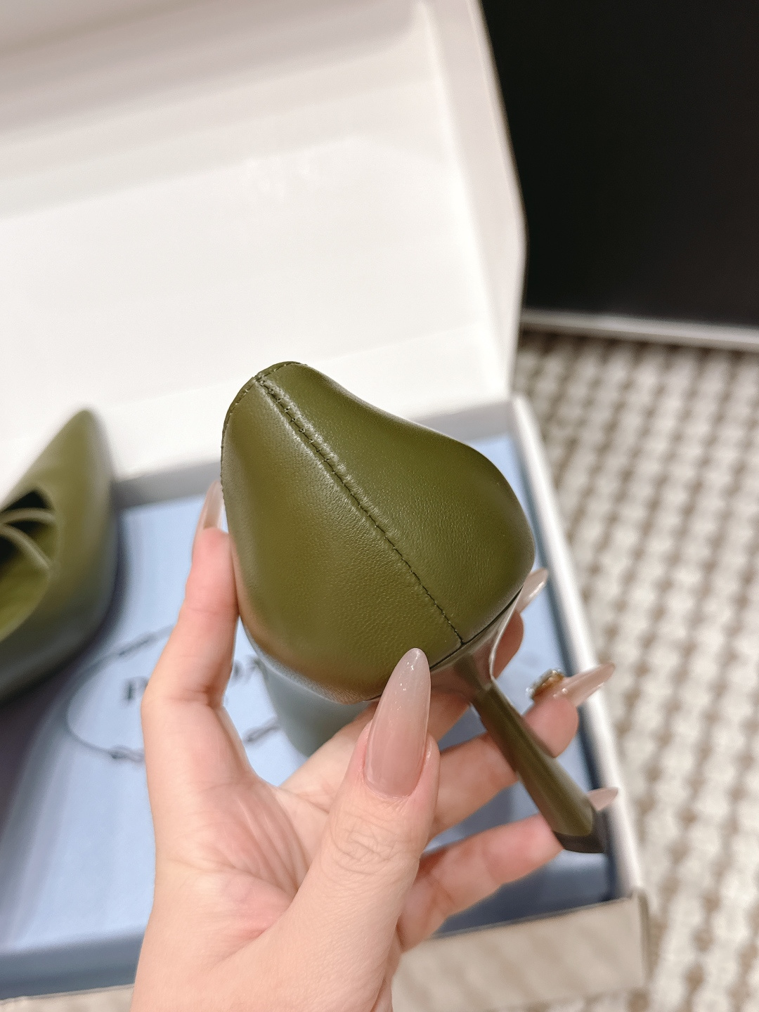 Prada Style Green Leather Women's Shoes style reference detail image 8 from source 784905