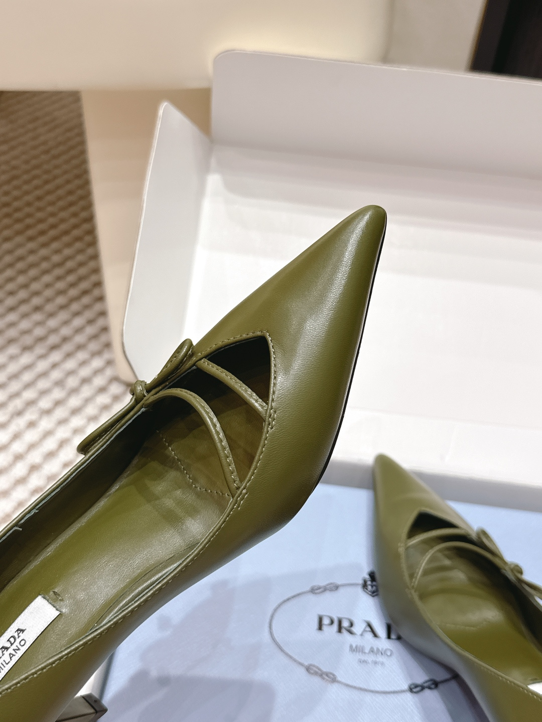 Prada Style Green Leather Women's Shoes style reference detail image 9 from source 784905