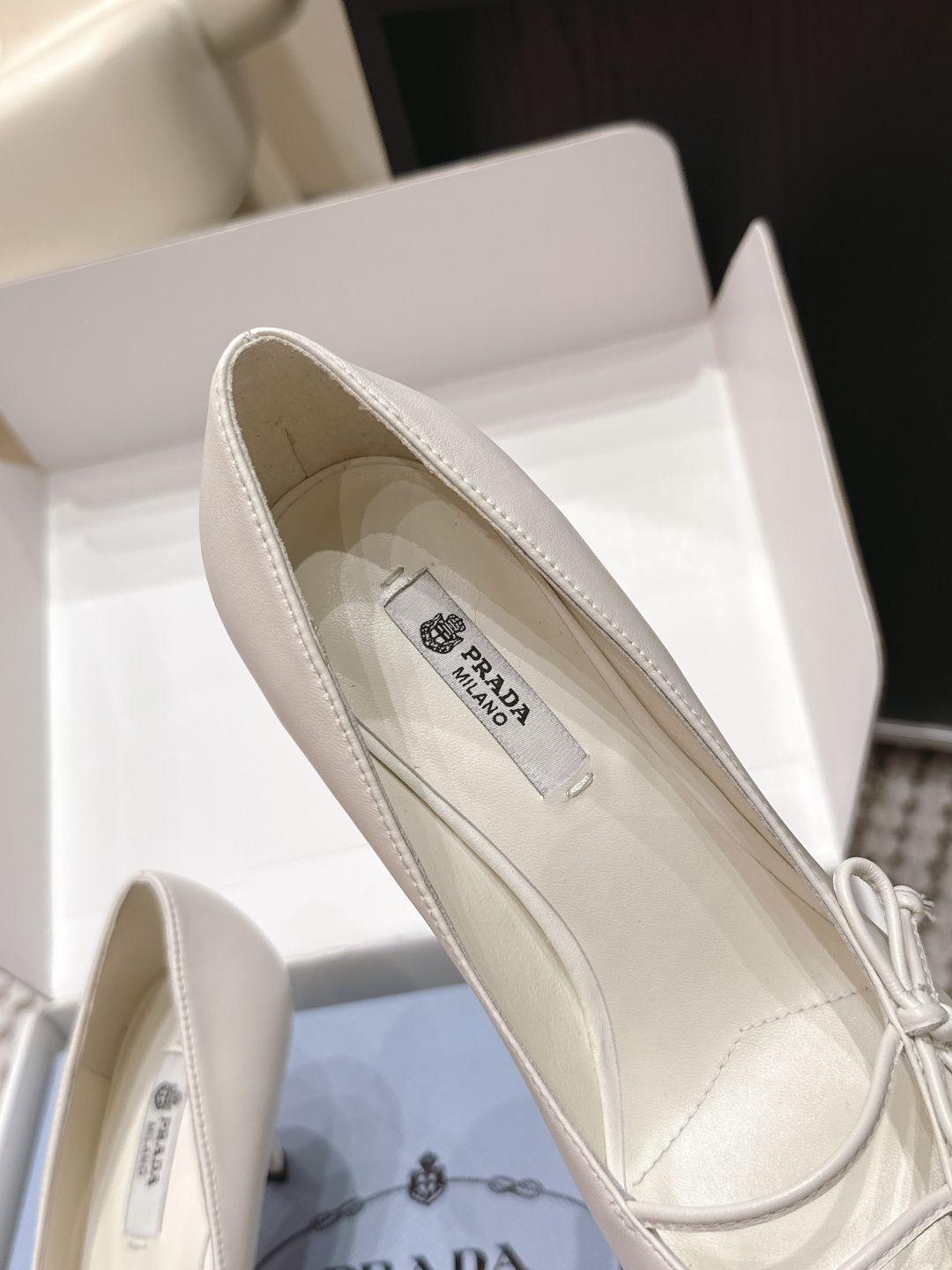Prada Style Green Leather Women's Shoes style reference detail image 6 from source 784906