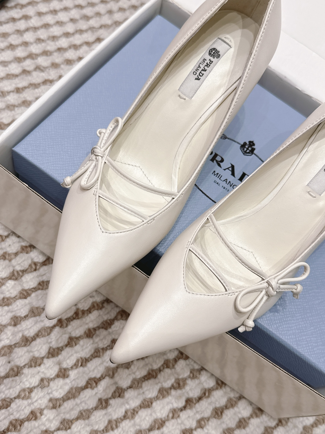 Prada Style Green Leather Women's Shoes style reference detail image 8 from source 784906