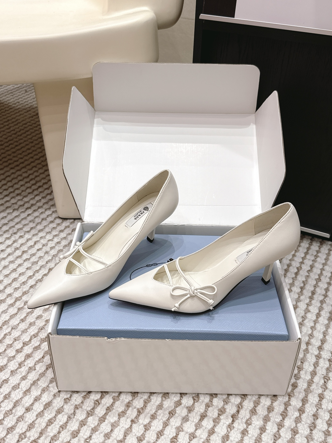 Prada Style Green Leather Women's Shoes style reference detail image 3 from source 784906
