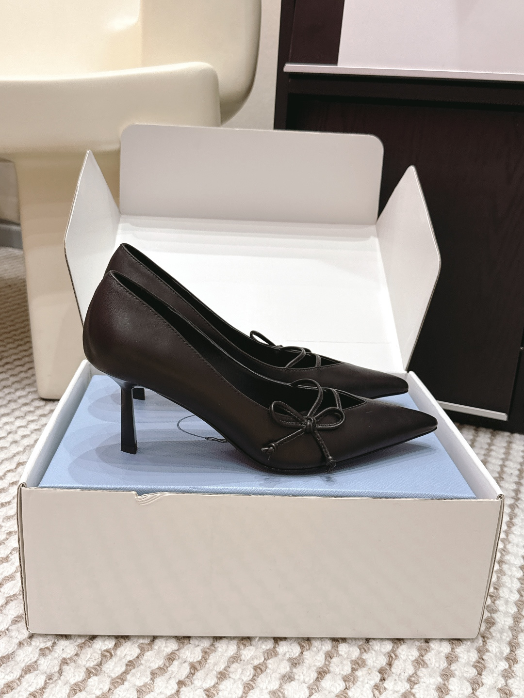 Prada Style Green Leather Women's Shoes style reference detail image 2 from source 784907