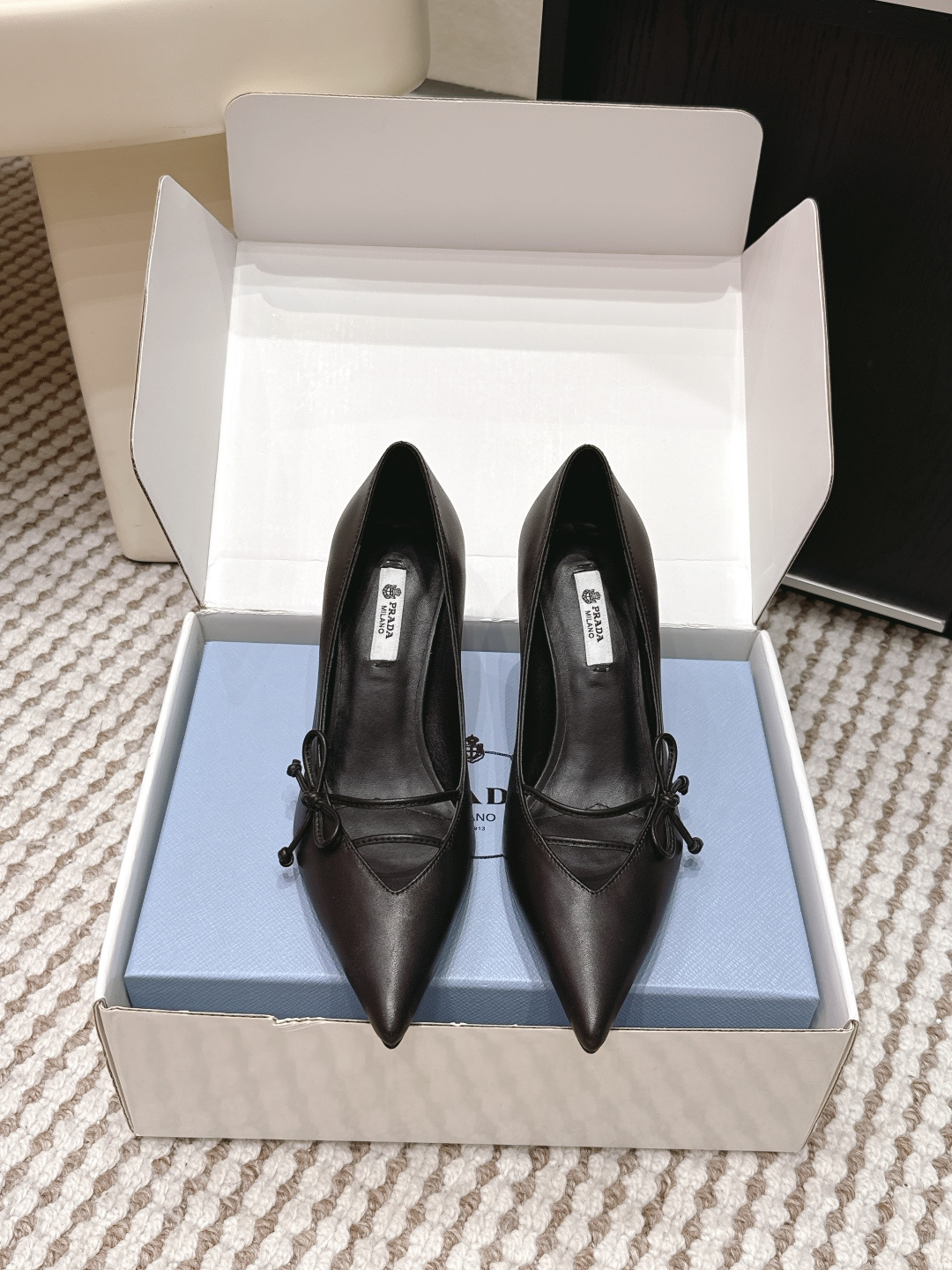 Prada Style Green Leather Women's Shoes style reference detail image 1 from source 784907