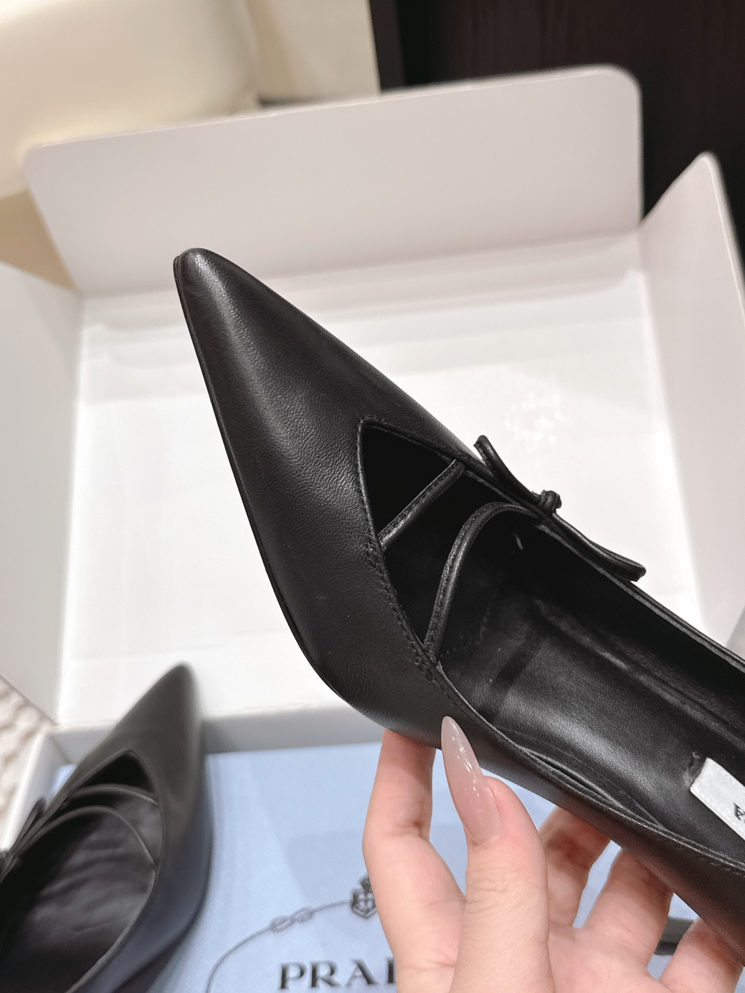 Prada Style Green Leather Women's Shoes style reference detail image 7 from source 784907