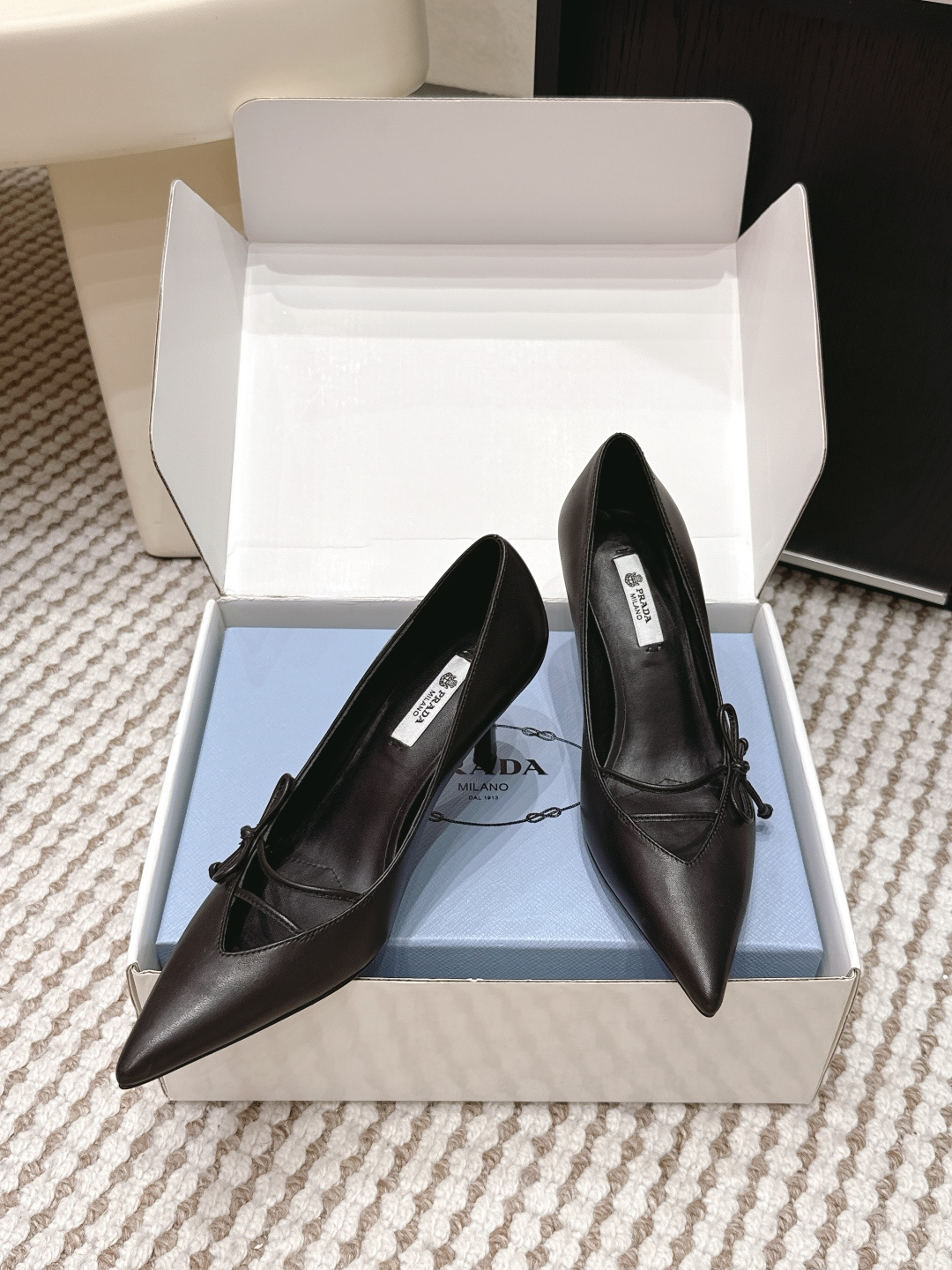 Prada Style Green Leather Women's Shoes style reference detail image 4 from source 784907