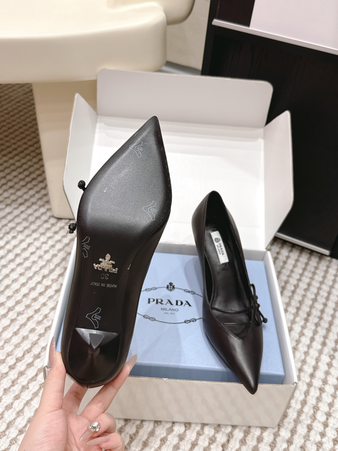 Prada Style Green Leather Women's Shoes style reference detail image 9 from source 784907