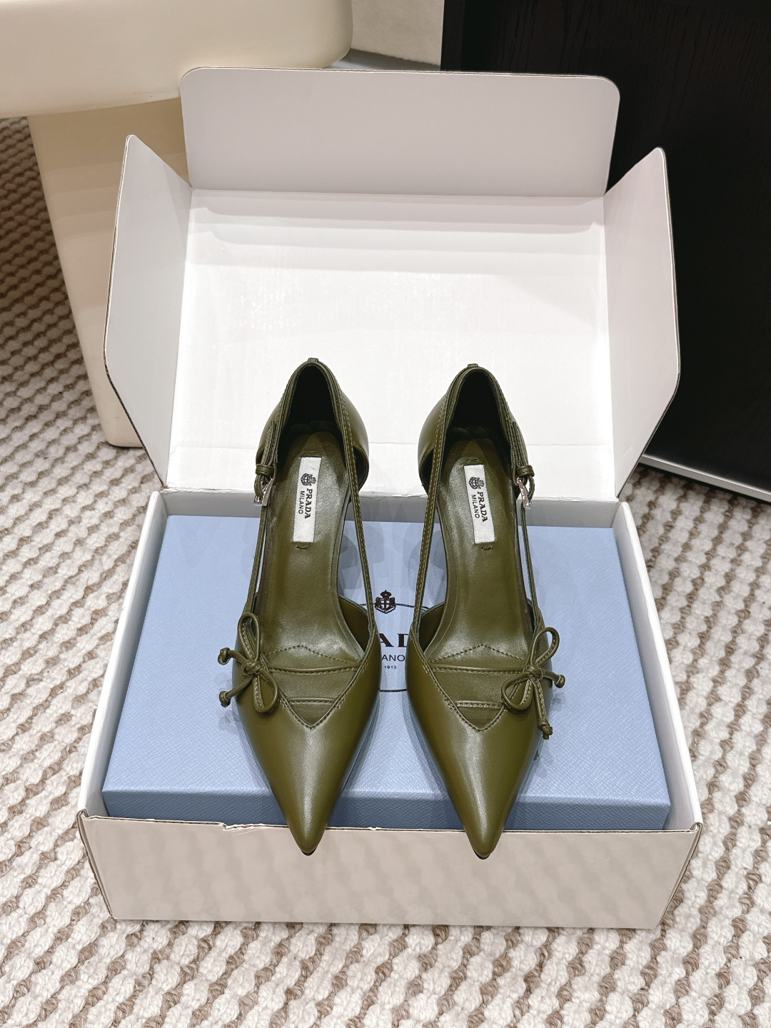 Prada Style Green Leather Women's Shoes style reference detail image 1 from source 784908