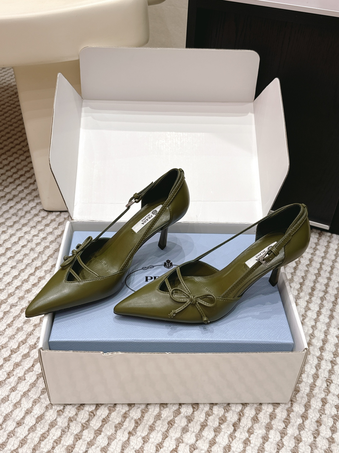 Prada Style Green Leather Women's Shoes style reference detail image 3 from source 784908