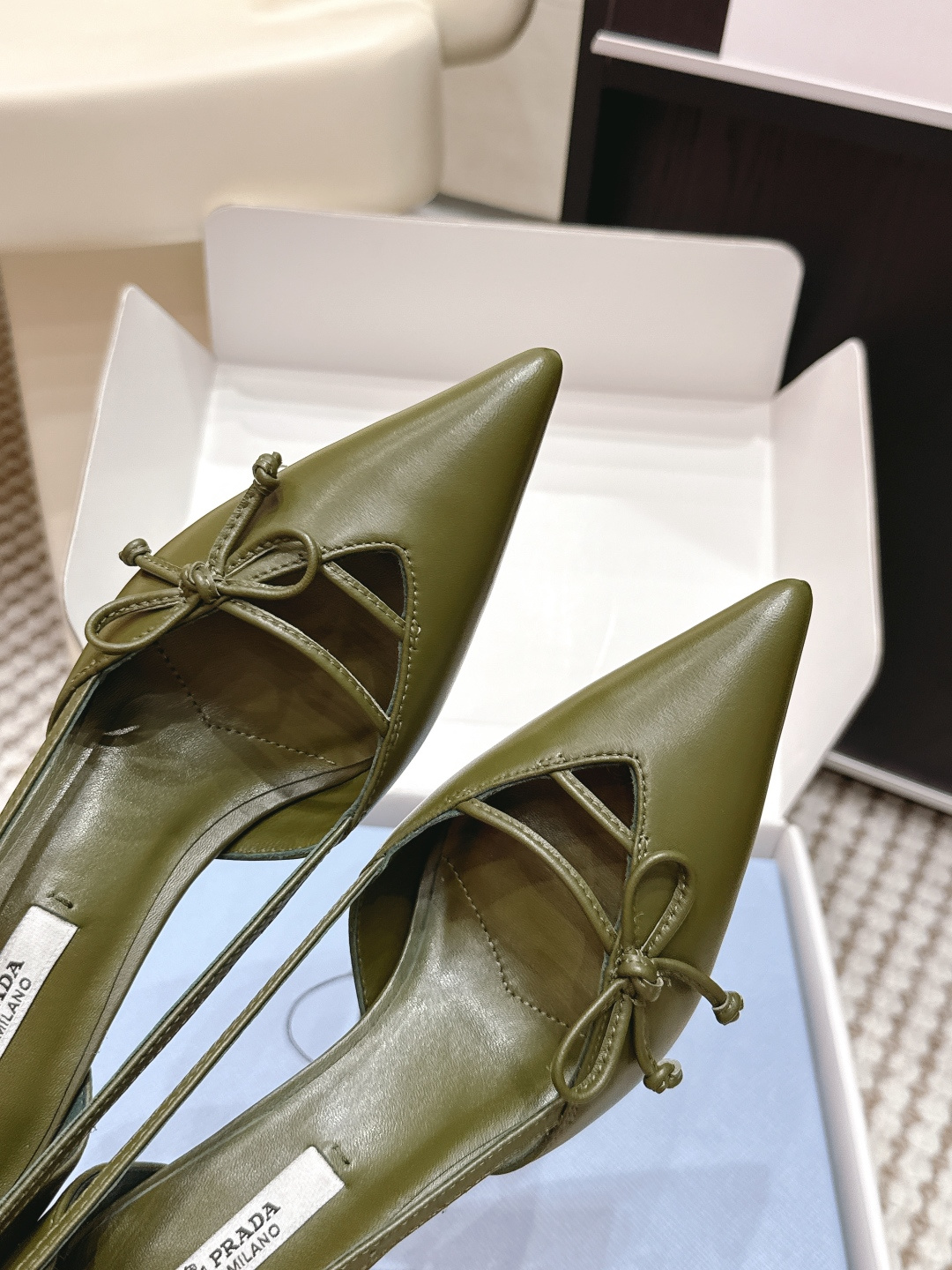 Prada Style Green Leather Women's Shoes style reference detail image 7 from source 784908