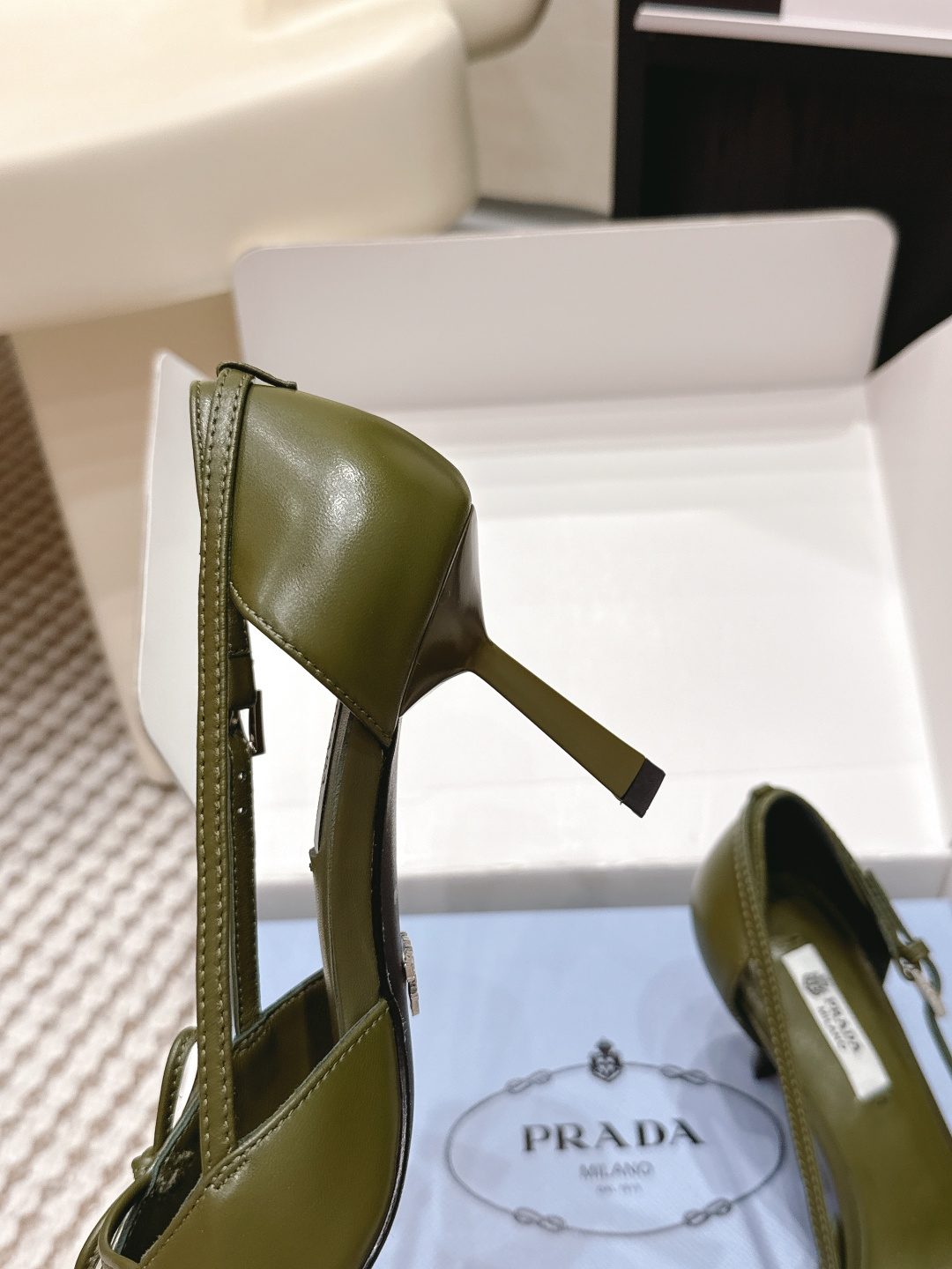 Prada Style Green Leather Women's Shoes style reference detail image 6 from source 784908