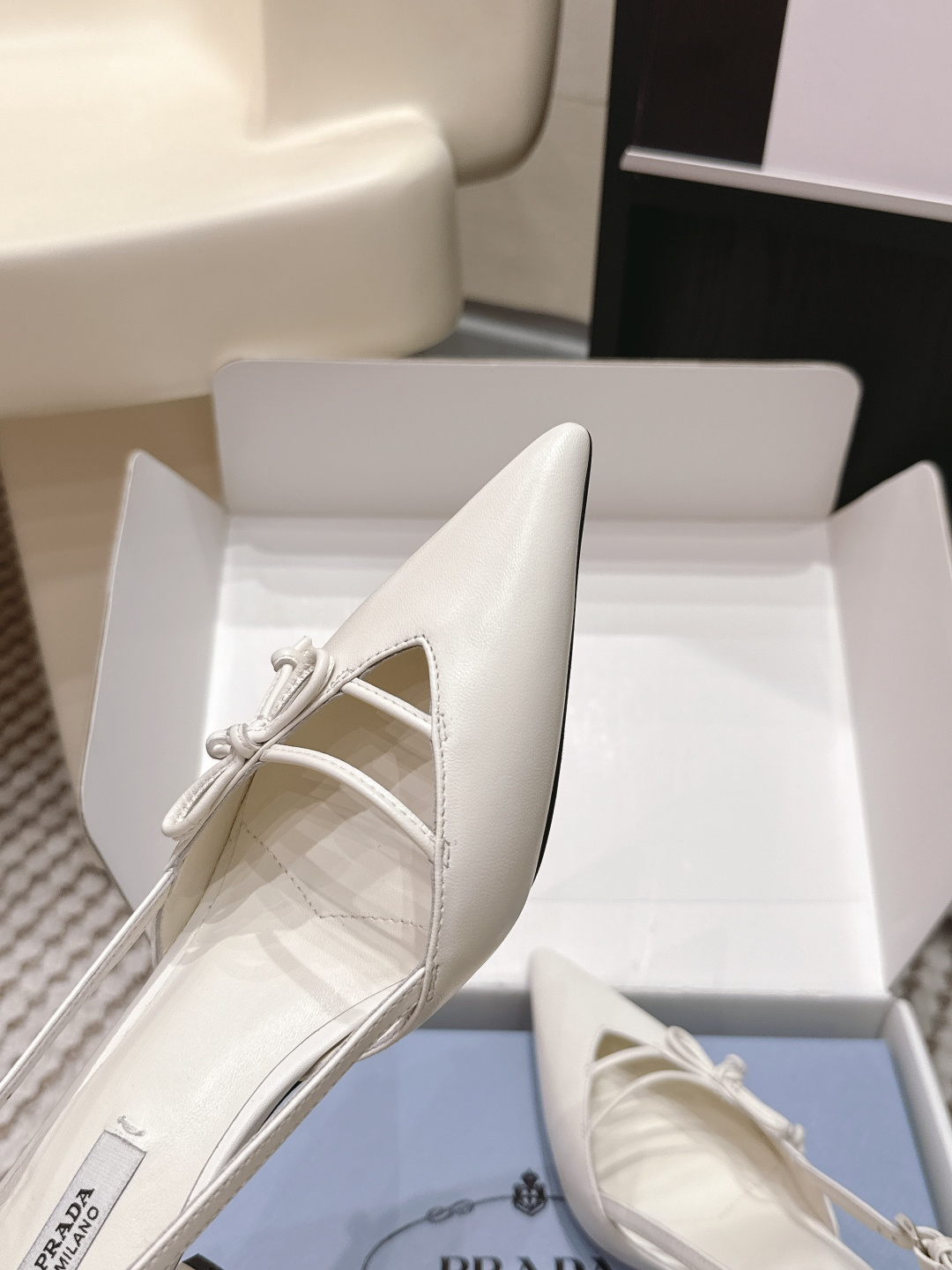Prada Style Green Leather Women's Shoes style reference detail image 9 from source 784909