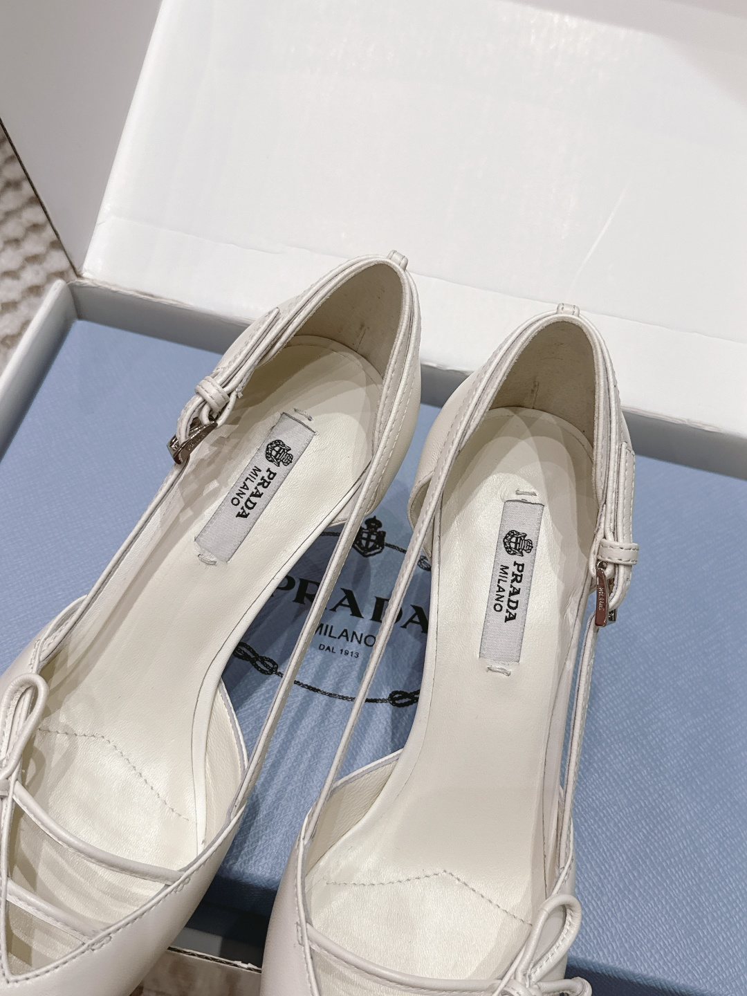 Prada Style Green Leather Women's Shoes style reference detail image 6 from source 784909
