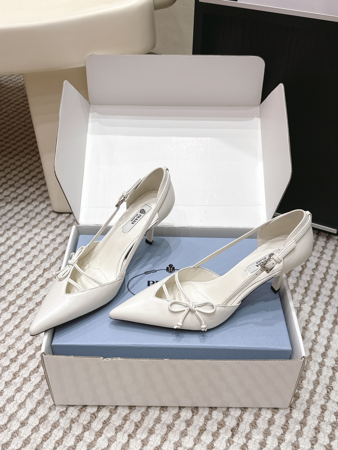 Prada Style Green Leather Women's Shoes style reference detail image 3 from source 784909