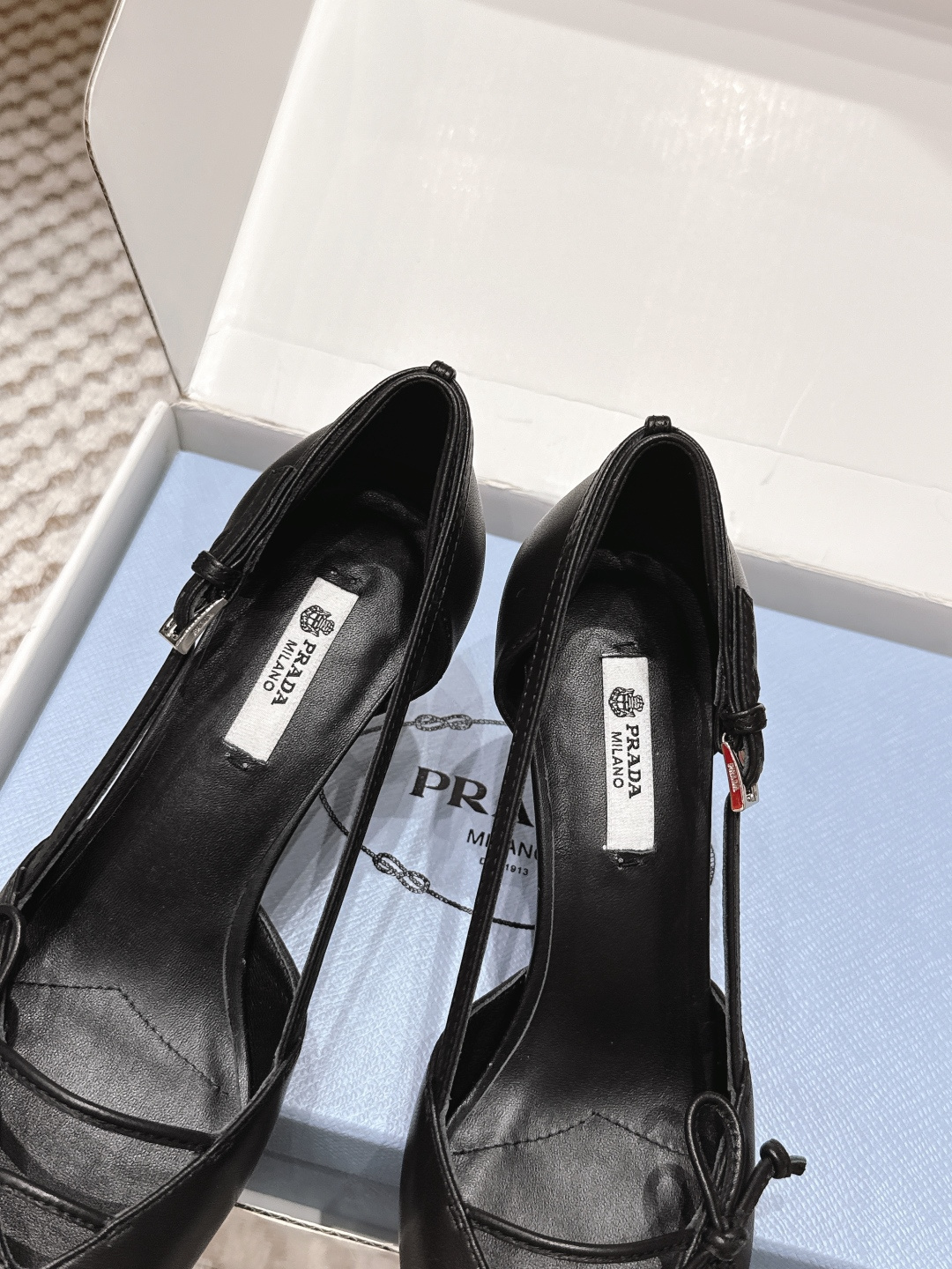 Prada Style Green Leather Women's Shoes style reference detail image 7 from source 784910