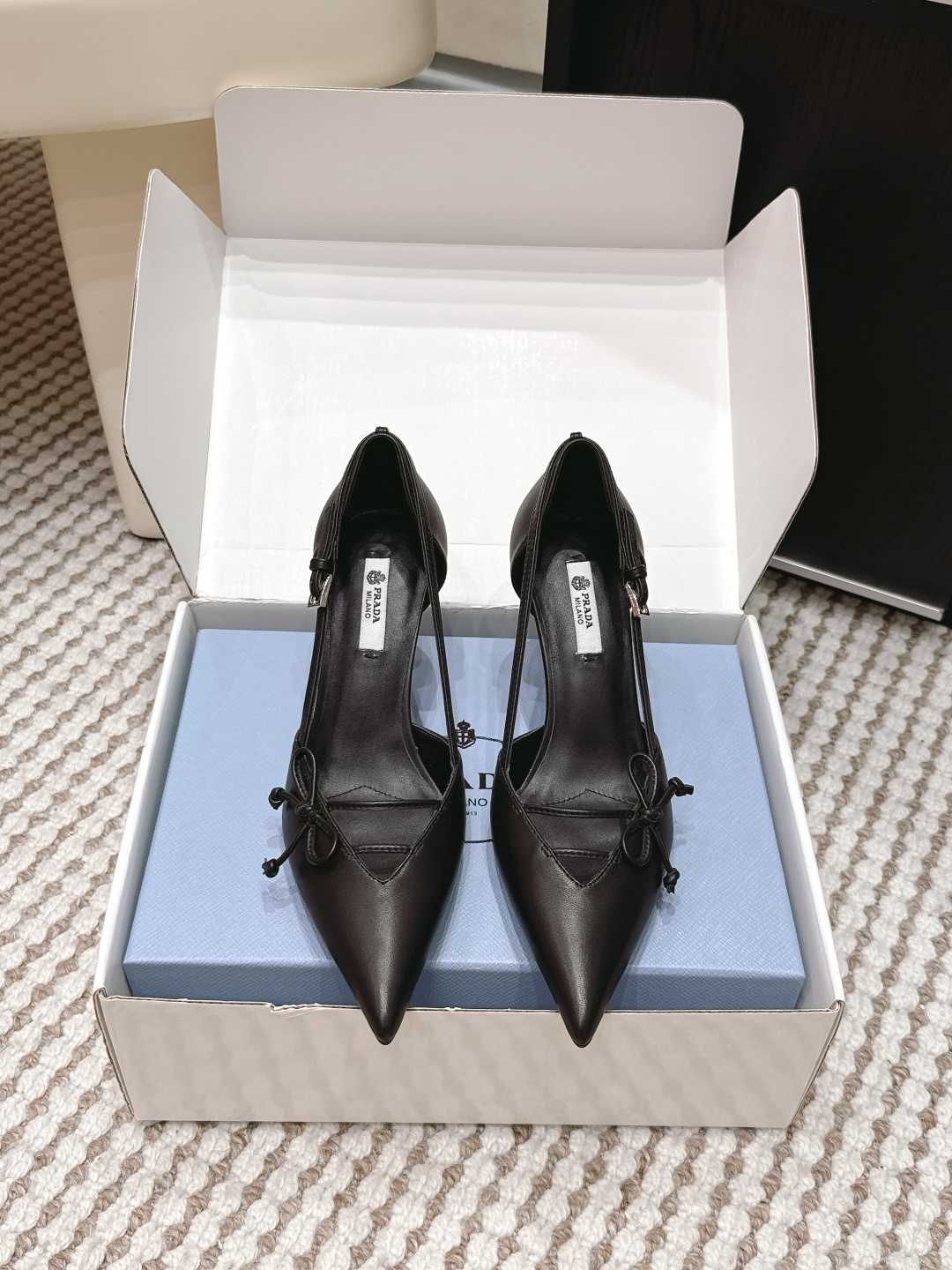 Prada Style Green Leather Women's Shoes style reference detail image 1 from source 784910