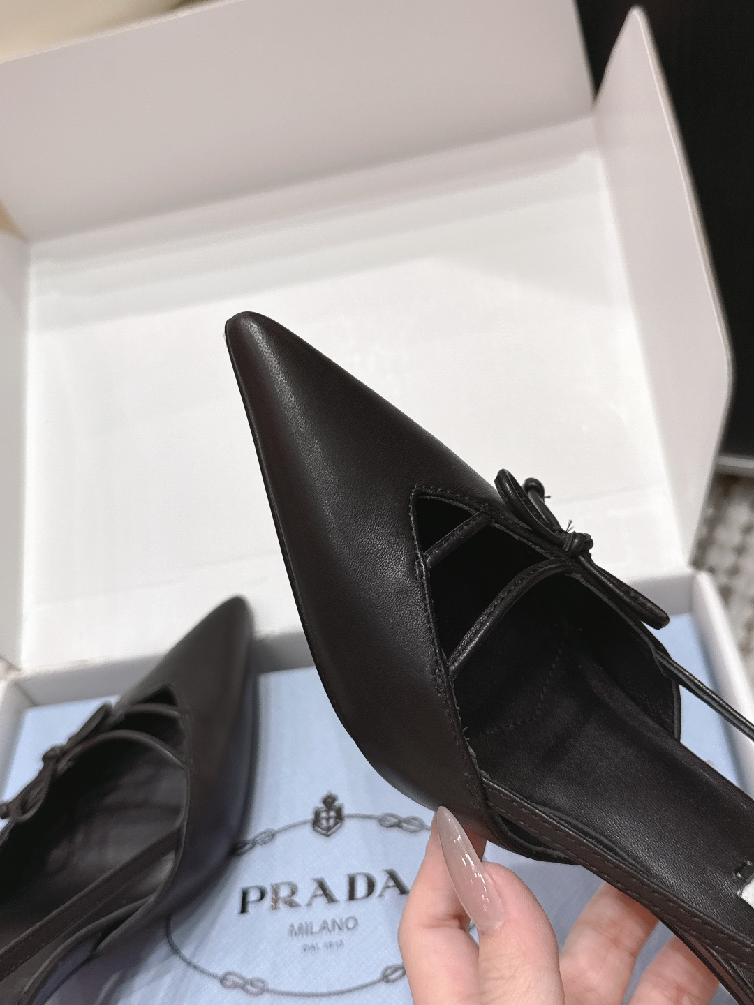 Prada Style Green Leather Women's Shoes style reference detail image 8 from source 784910