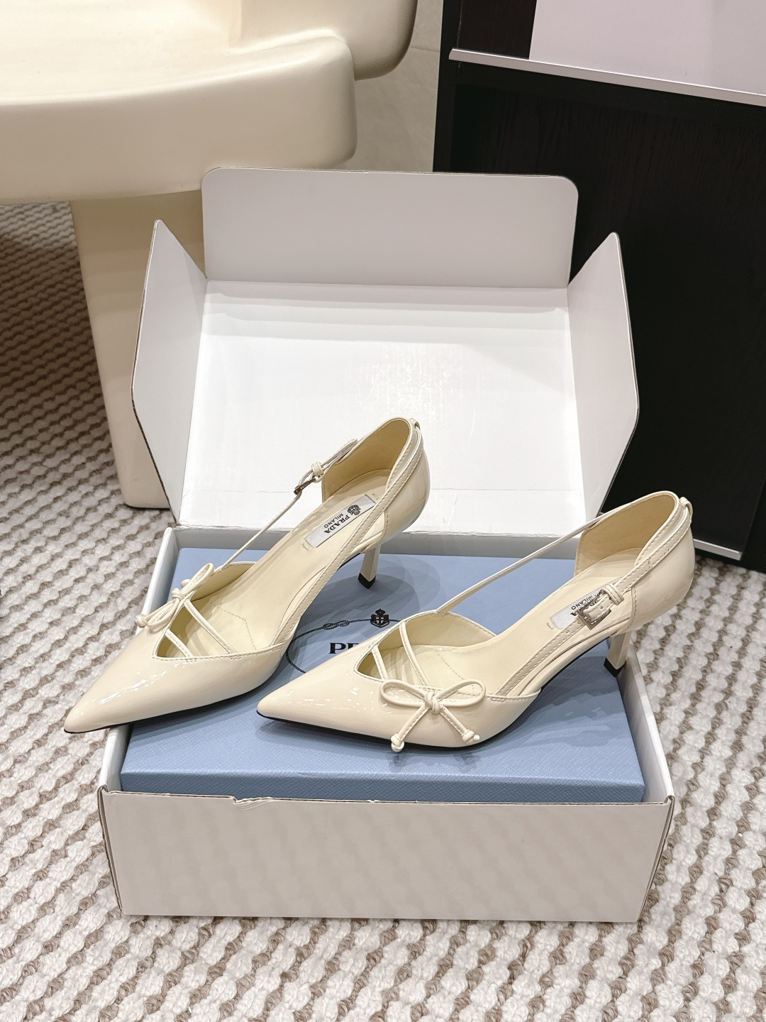 Prada Style Green Leather Women's Shoes style reference detail image 3 from source 784911
