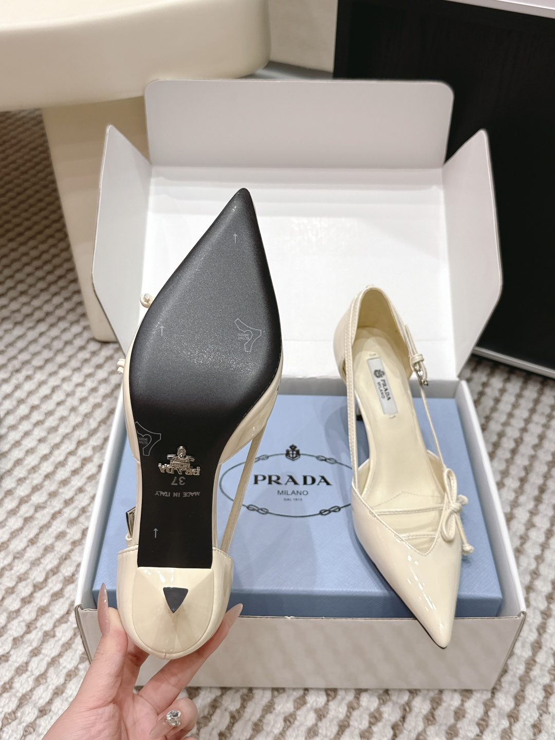 Prada Style Green Leather Women's Shoes style reference detail image 9 from source 784911