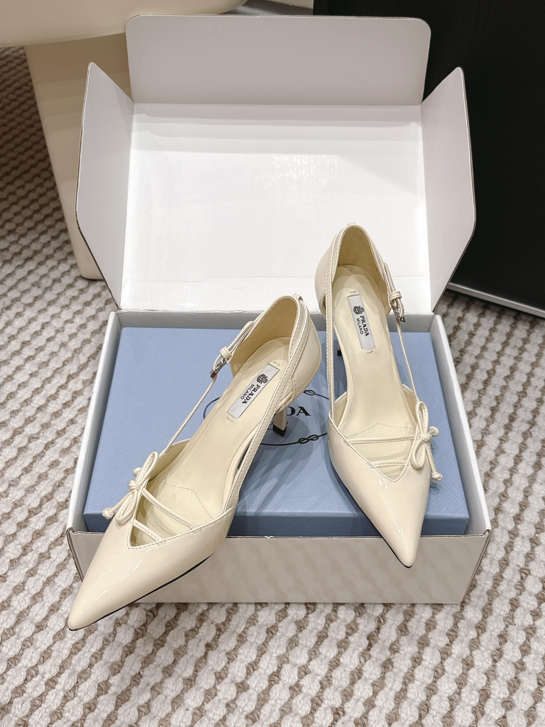 Prada Style Green Leather Women's Shoes style reference detail image 4 from source 784911