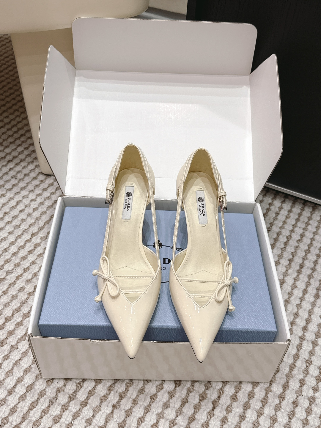 Prada Style Green Leather Women's Shoes style reference detail image 1 from source 784911