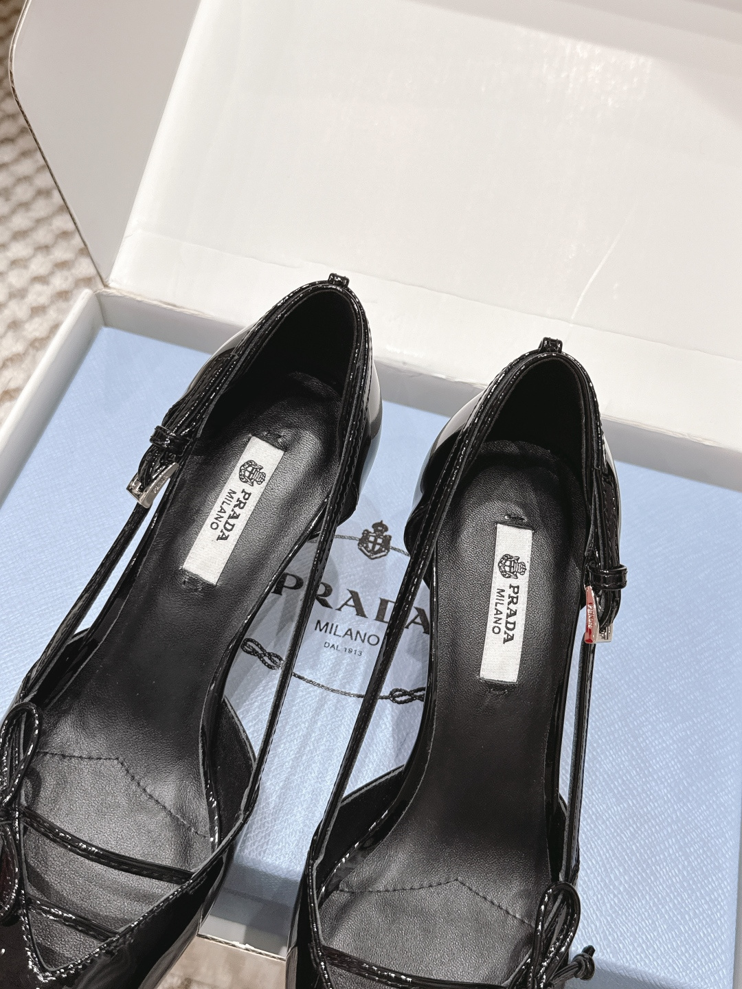 Prada Style Green Leather Women's Shoes style reference detail image 7 from source 784912
