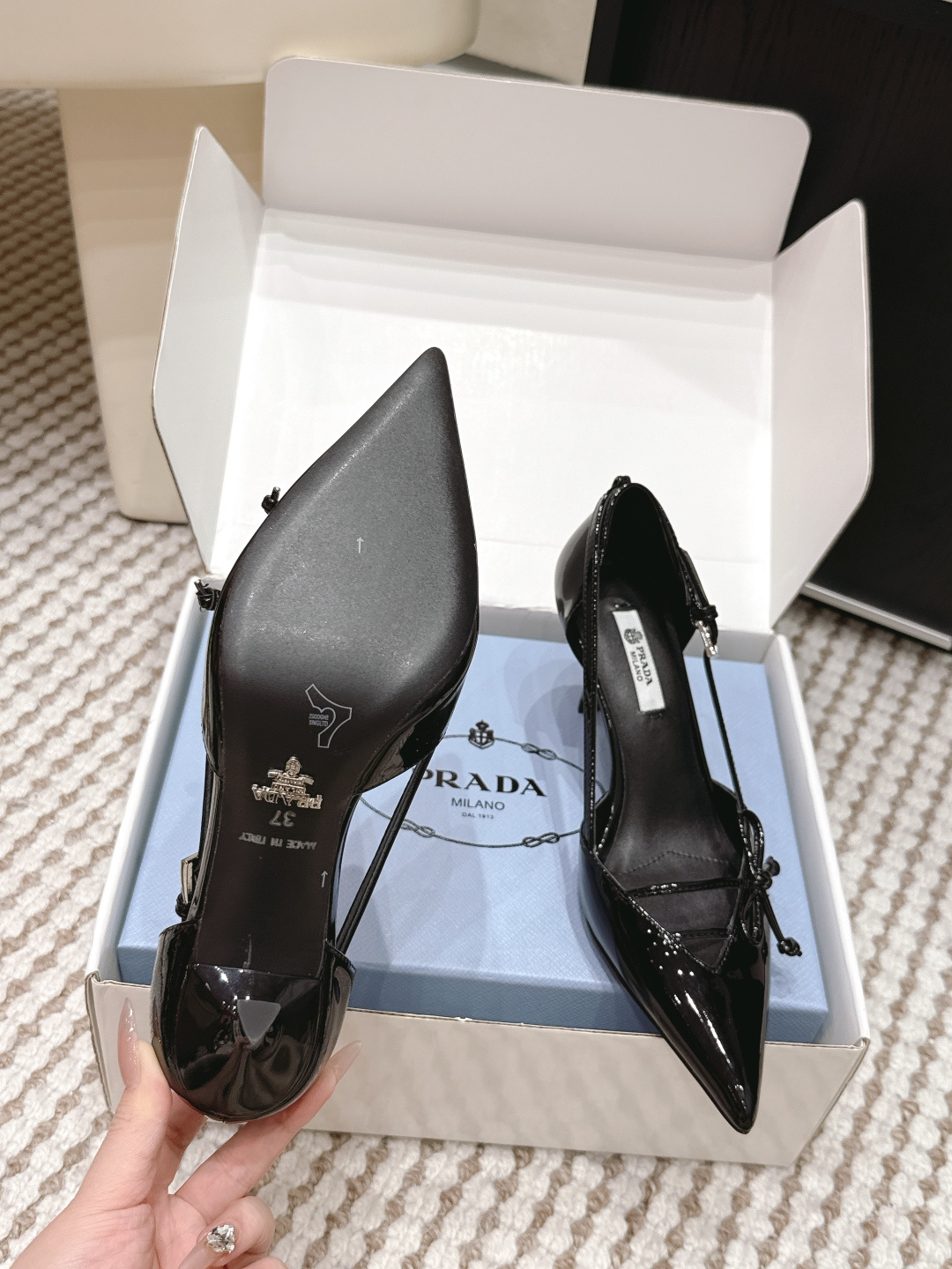 Prada Style Green Leather Women's Shoes style reference detail image 9 from source 784912