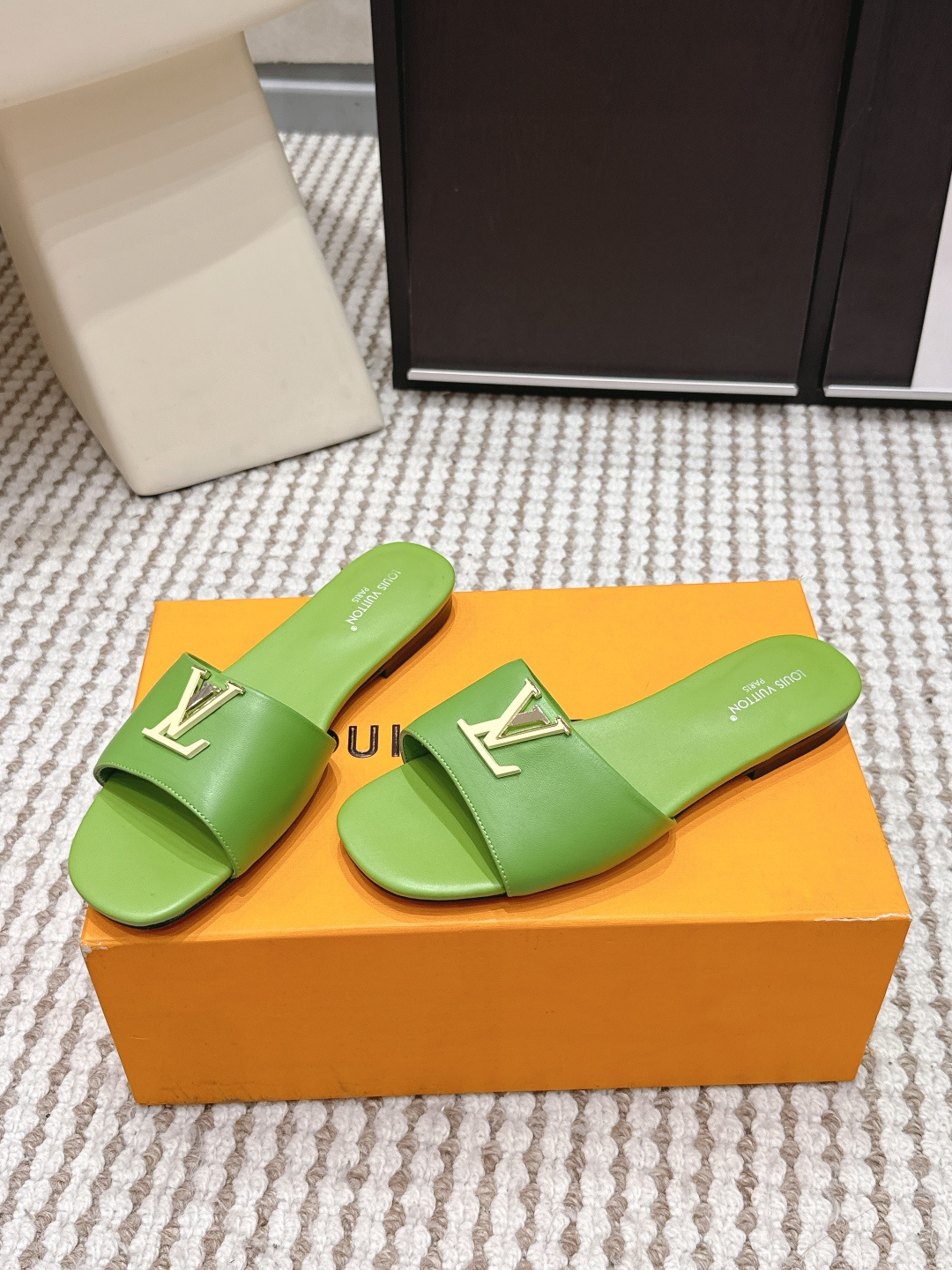 Сандалии с металлическим логотипом LV Louis Vuitton