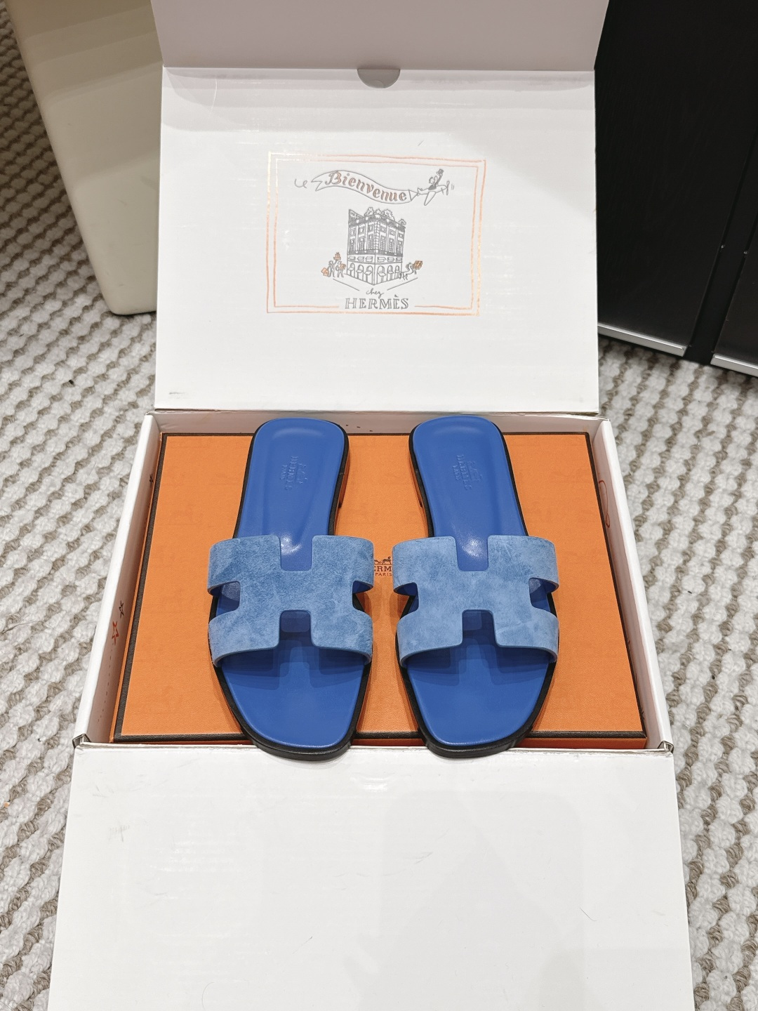 Шлёпанцы женские синие с буквой H Hermès