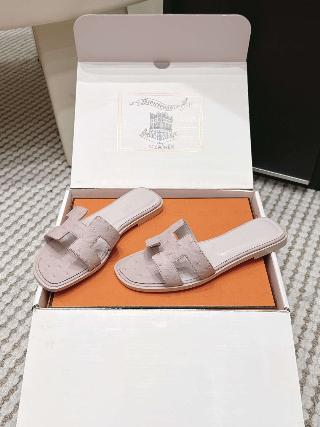 Женские шлёпанцы Hermes H-образная пряжка Hermès