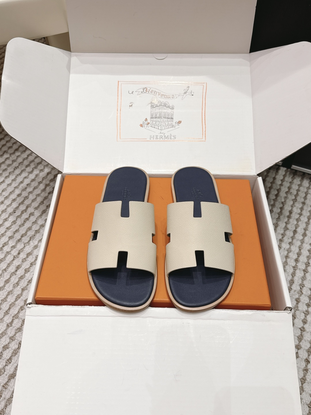 Мужские кожаные шлепанцы с буквой H Hermès