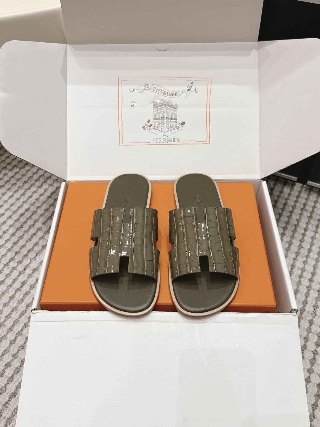 Шлёпанцы Hermès