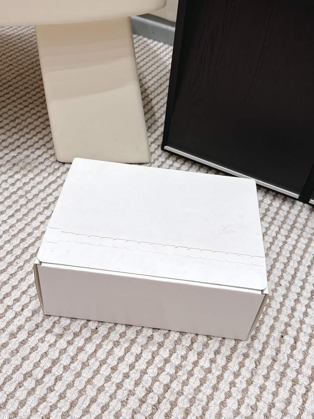 NO:749690,Official website sync box packaging, slippers, slippers19860909官网同步盒包装,拖鞋,slippers,Women's Shoes